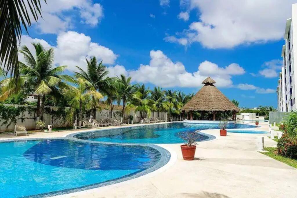 Home & Office Cancun Pool エクステリア 写真